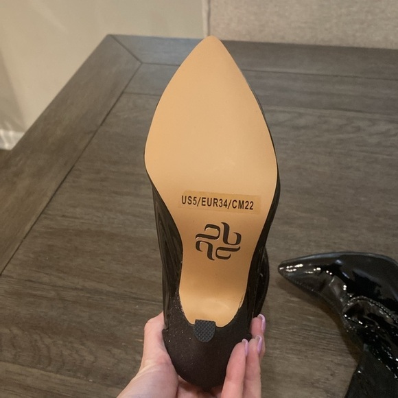 NWT BURJU Savage Ankle Closed Pointed Toe Wet Look With Sparkle Heel size 5 - Picture 5 of 9